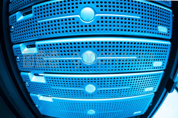 網(wǎng)絡(luò)服務(wù)器與云計算裝備技術(shù)服務(wù) 驅(qū)動數(shù)字化轉(zhuǎn)型的雙引擎